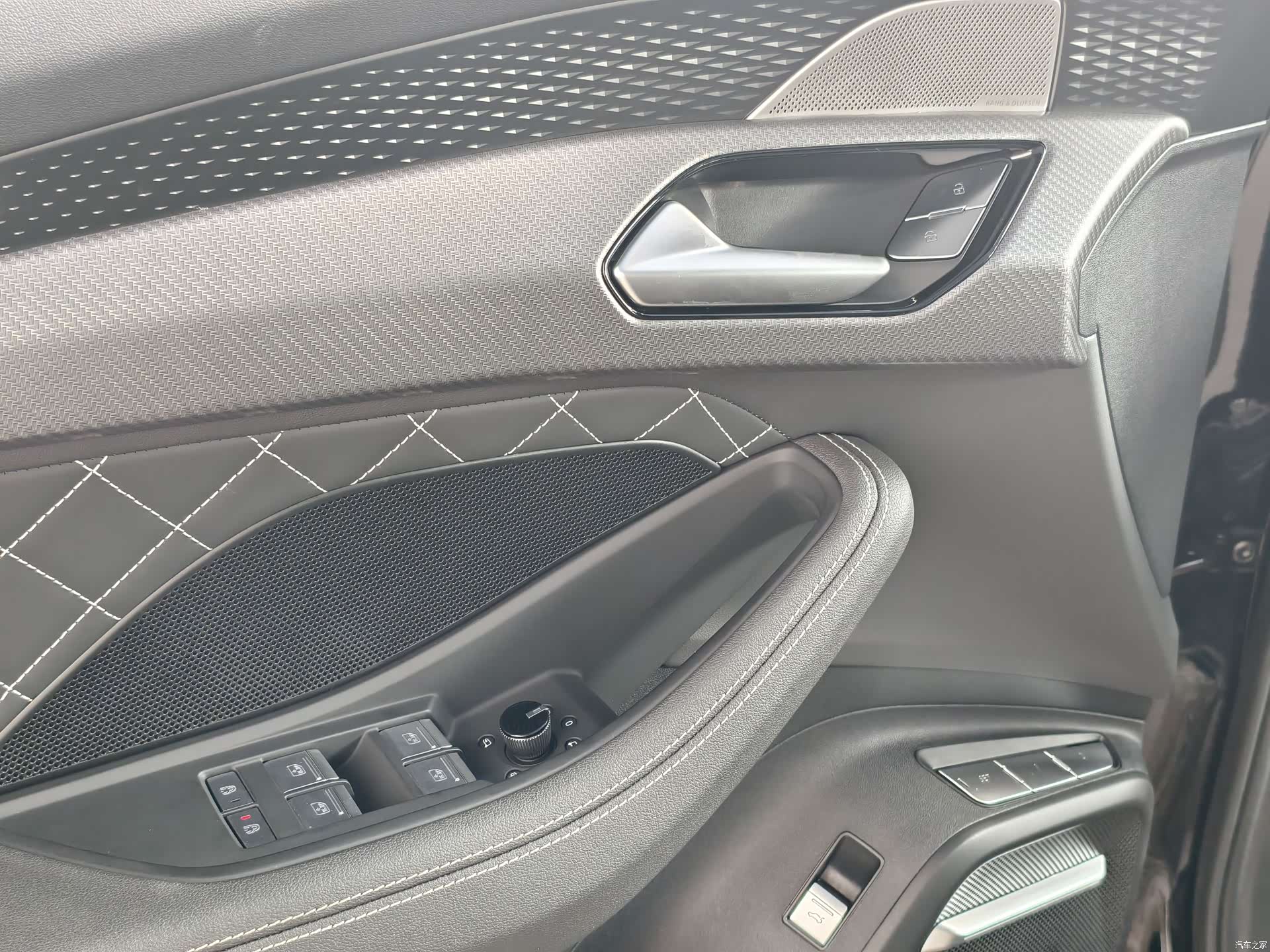 Audi Q6, 2025 13