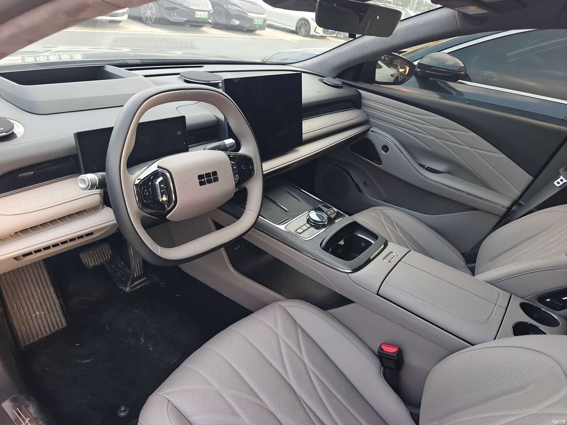 Geely 8, 2025 12
