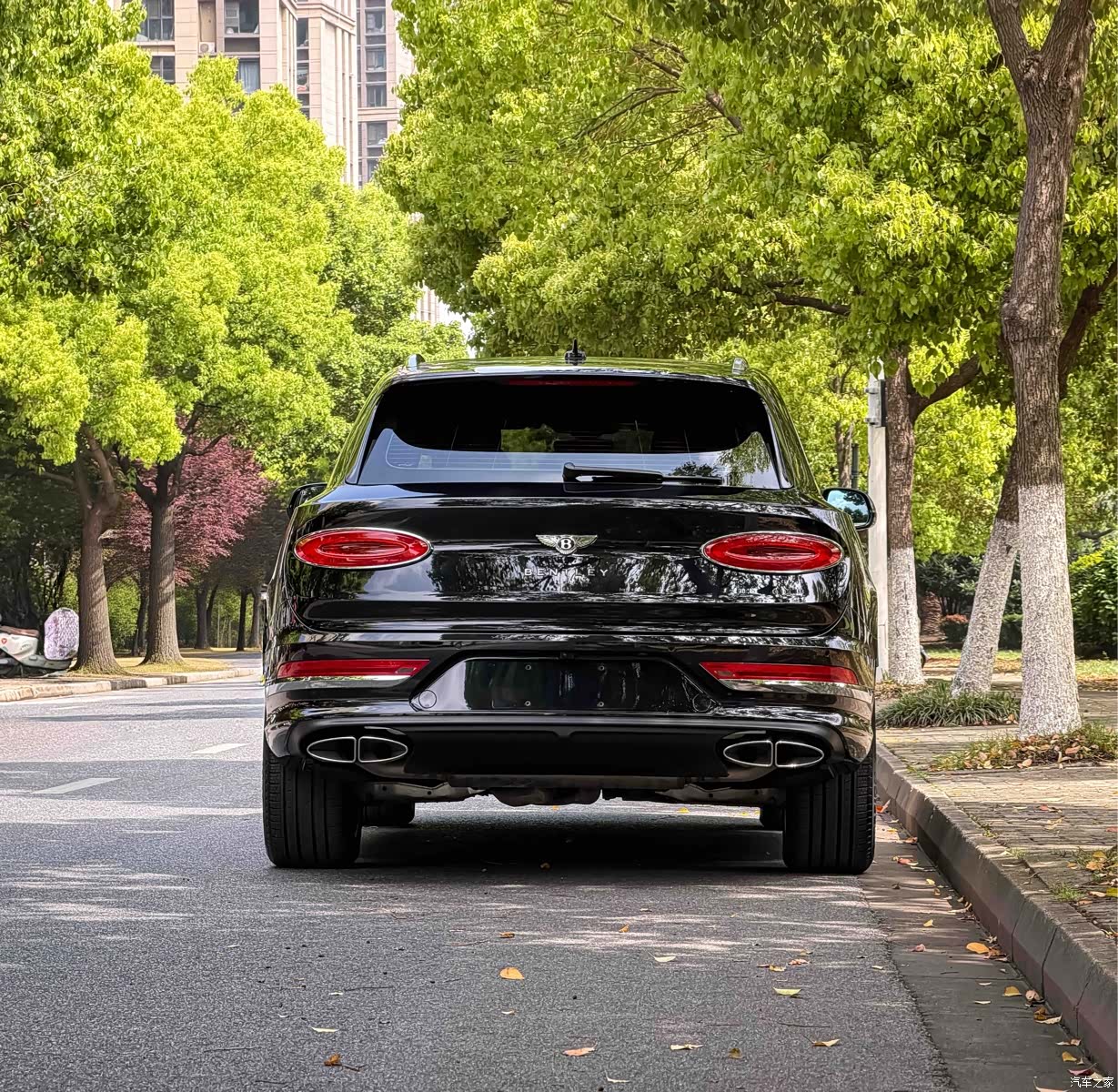 Bentley Bentayga, 2023 17