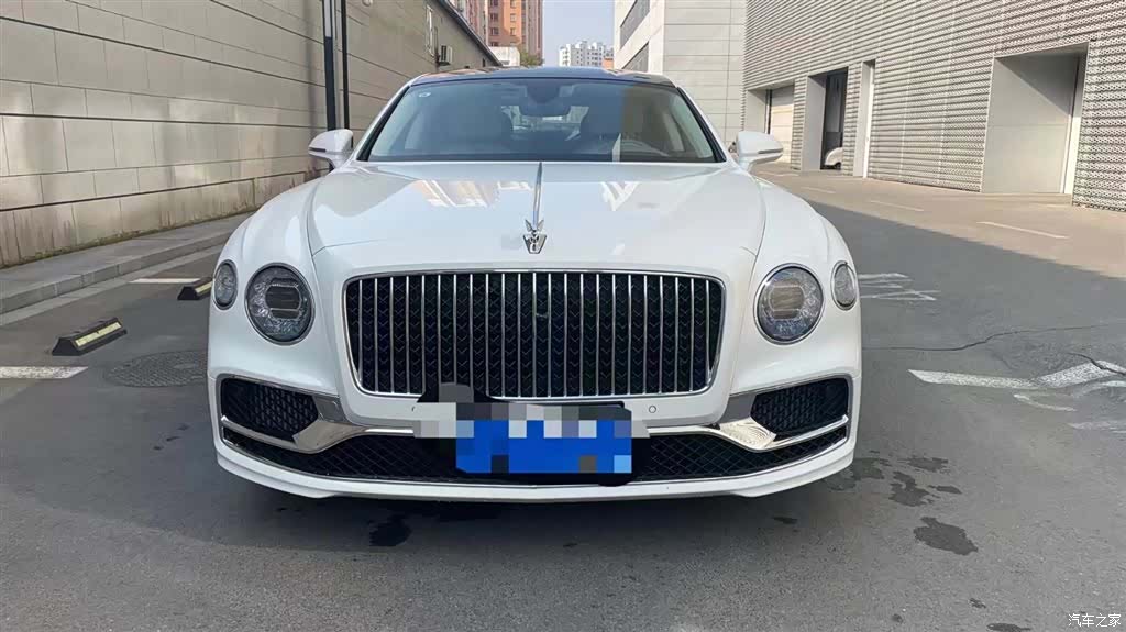 Bentley Flying Spur, 2022 2