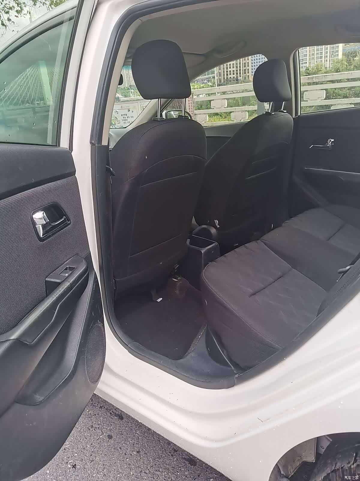 Kia K2, 2013 9