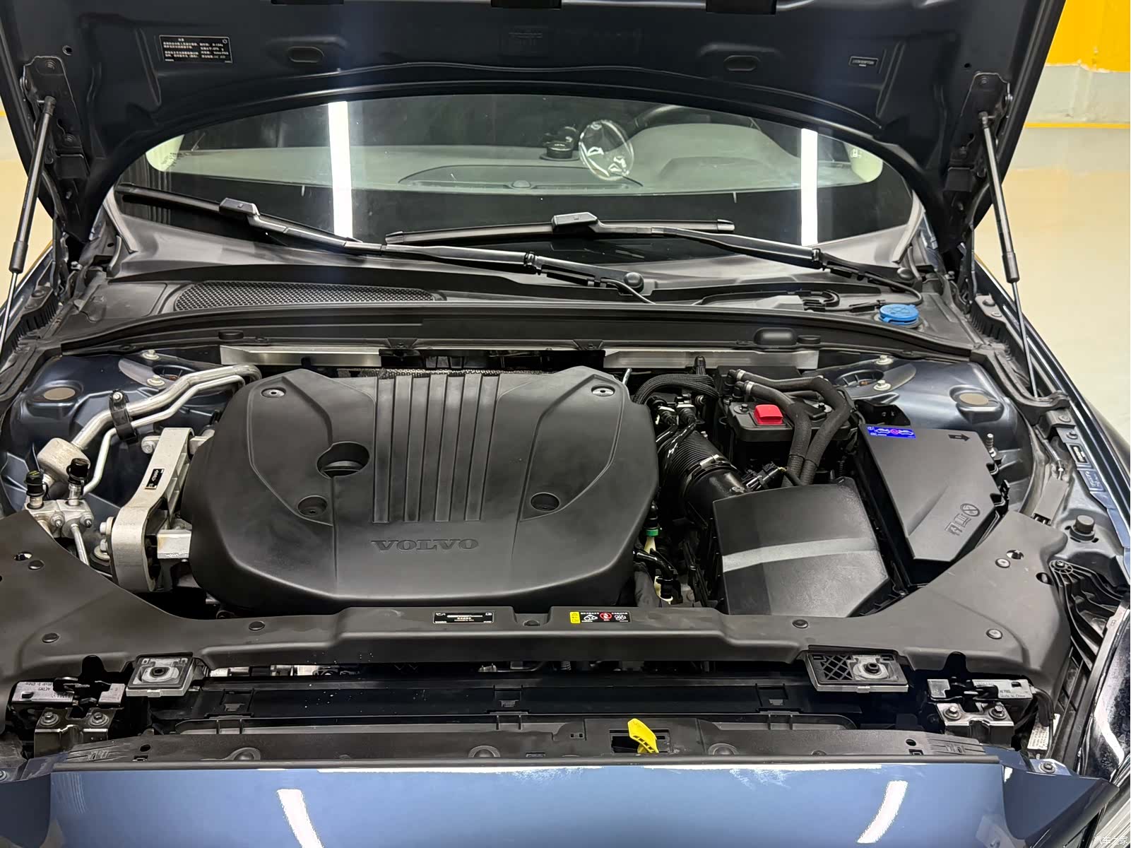 Volvo S60, 2022 23