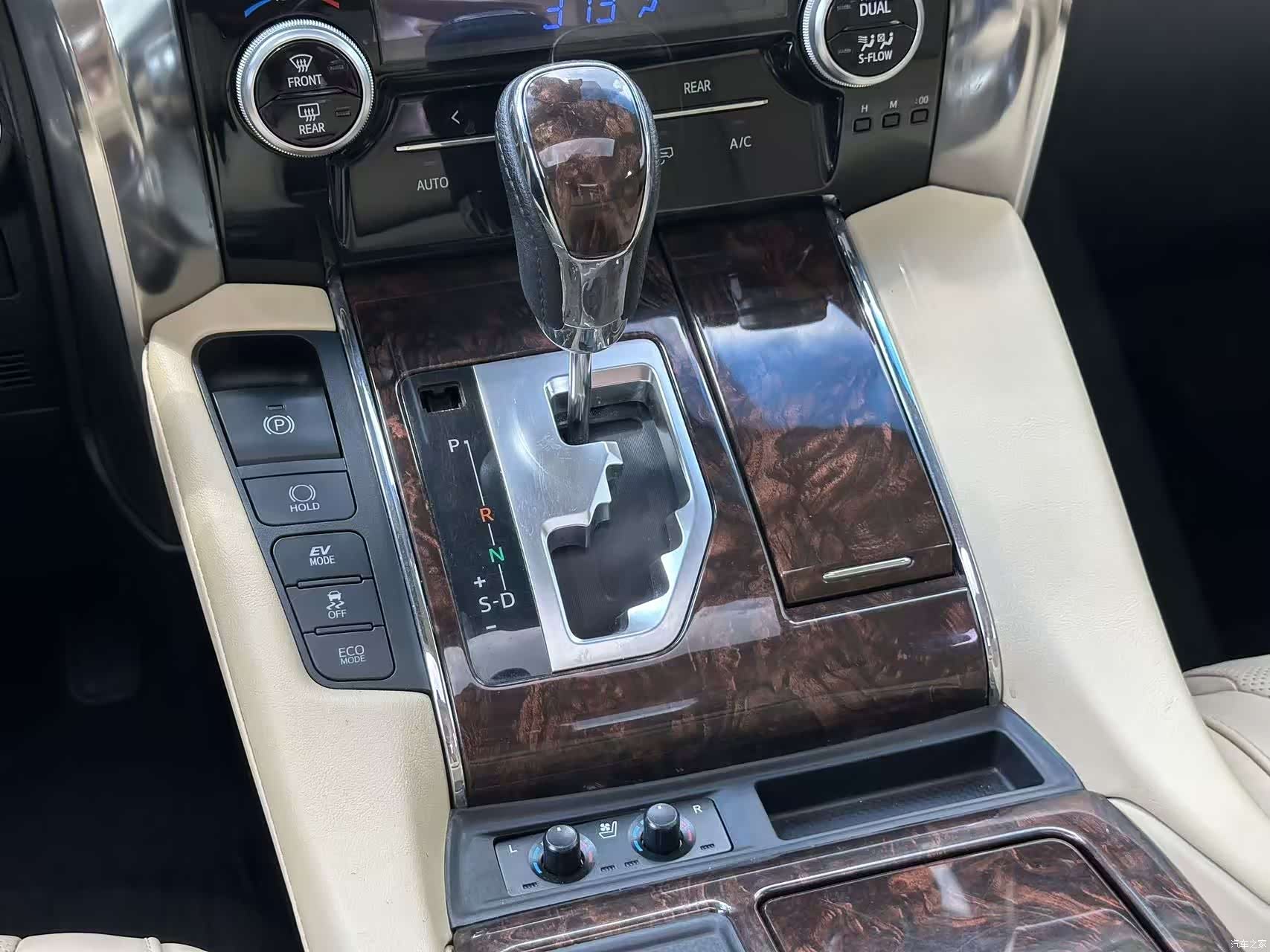 Toyota Alphard, 2020 17