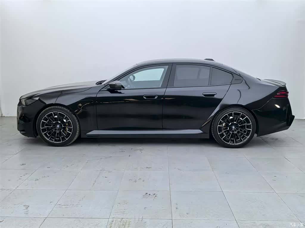 BMW M5, 2025 4