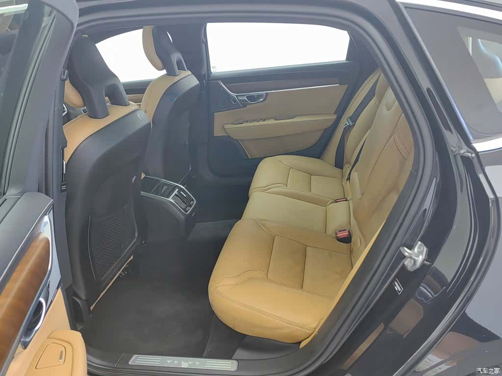 Volvo S90, 2017 15
