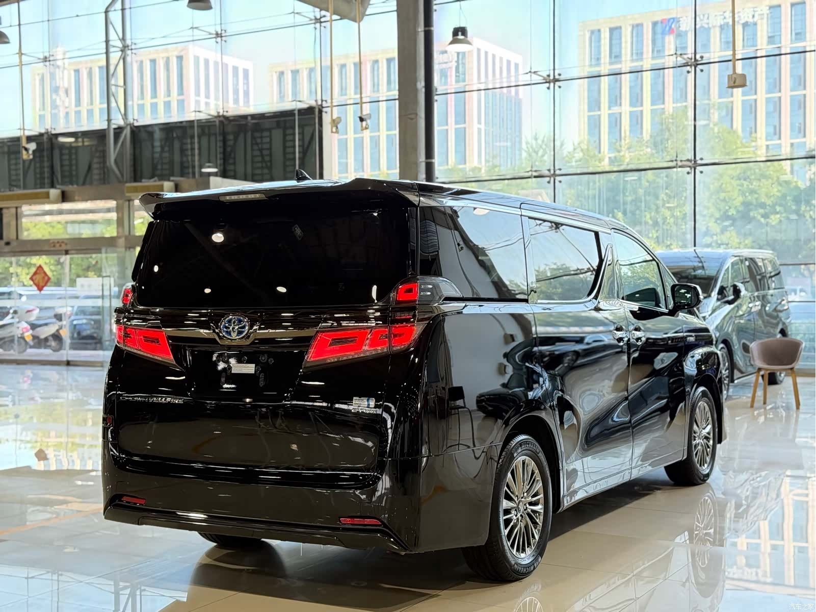 Toyota Vellfire, 2023 24