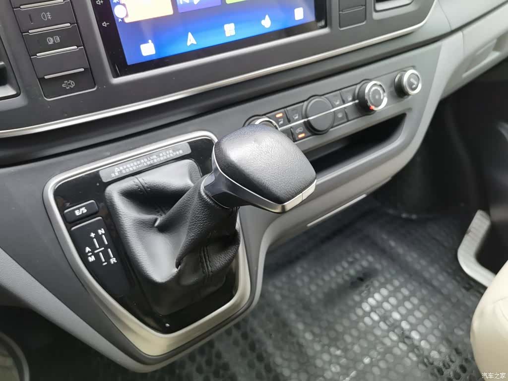 Maxus V80, 2022 13