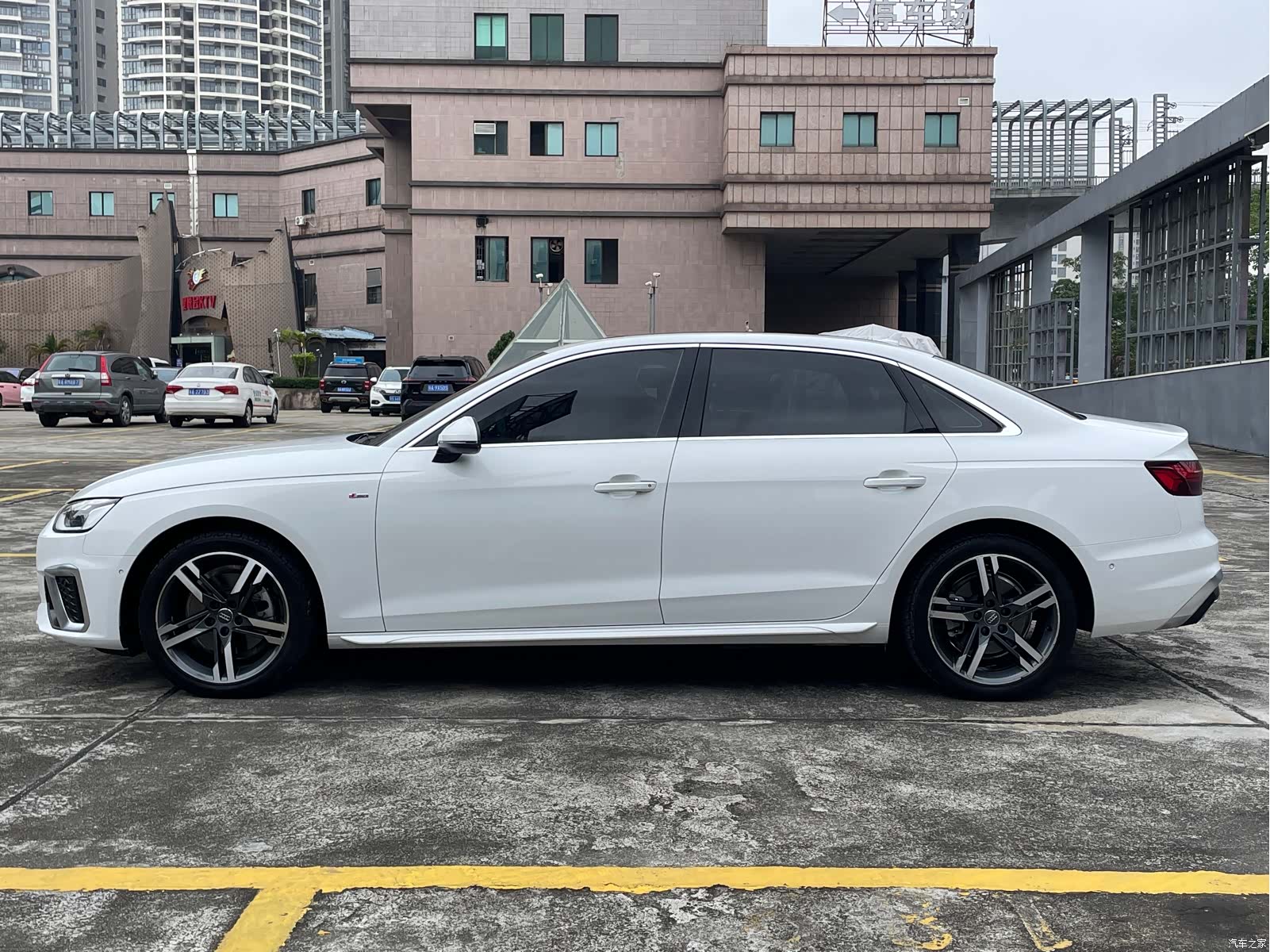 Audi A4L, 2021 29