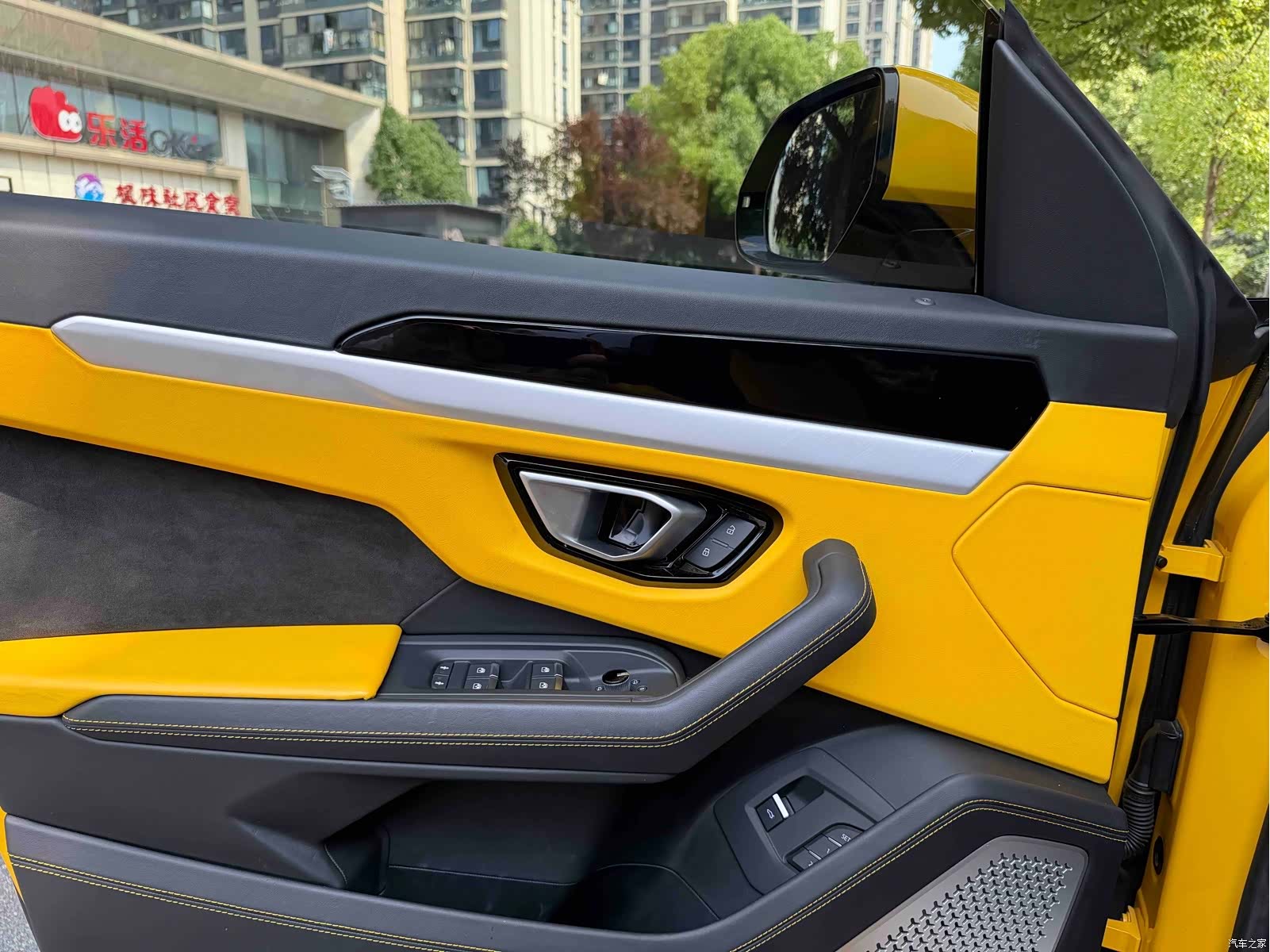 Lamborghini Urus, 2019 14