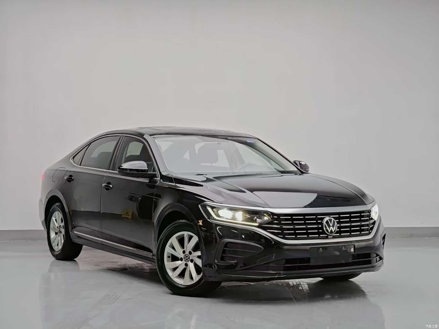 Volkswagen Passat, 2022 3