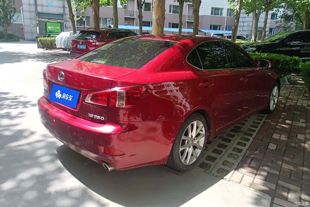 Lexus IS, 2013 3