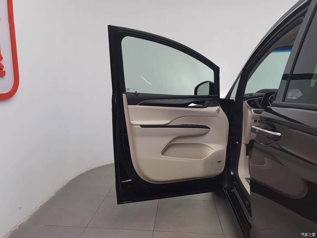 Buick GL8, 2020 8