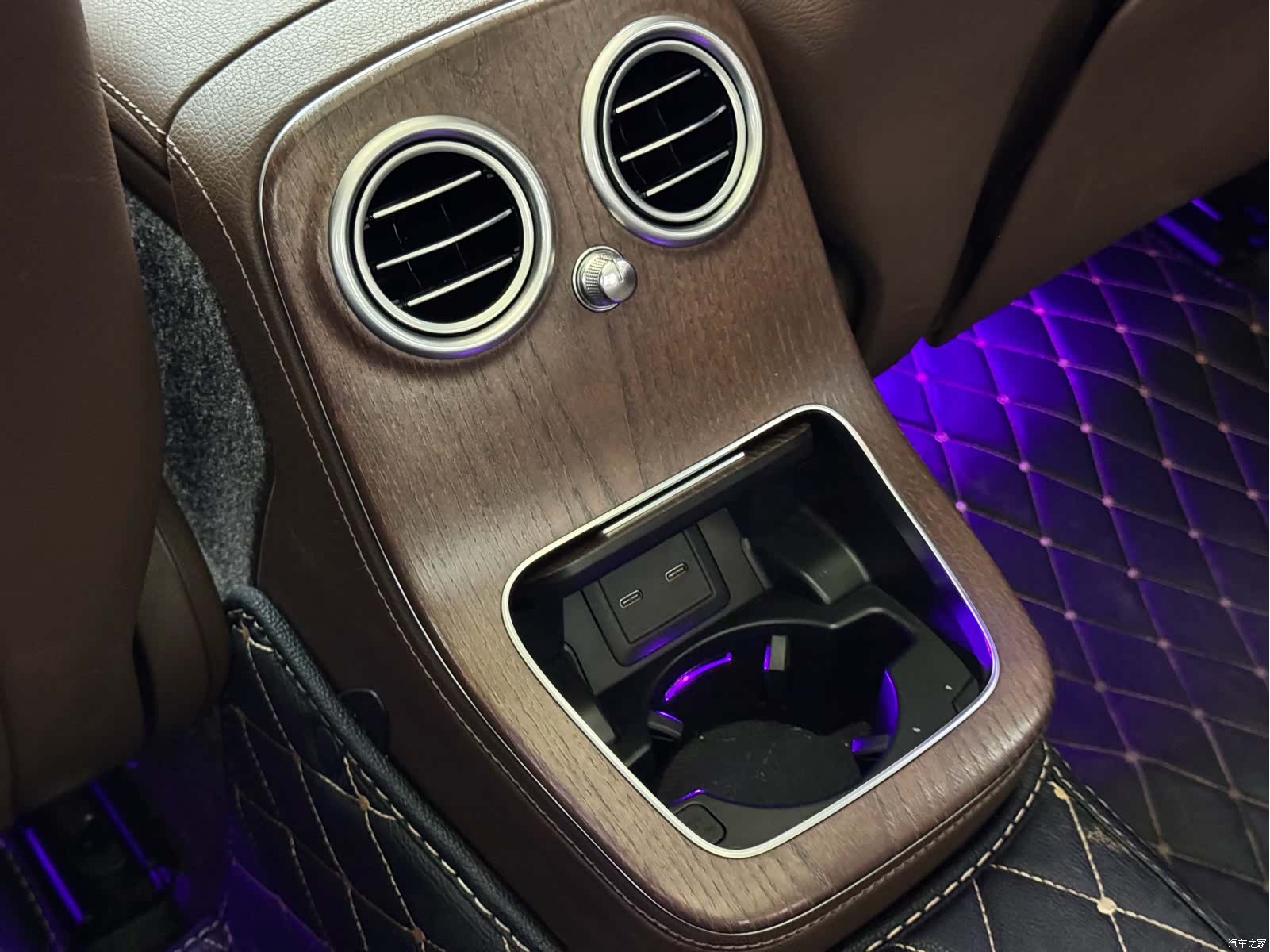 Mercedes-Benz E-Class, 2023 13