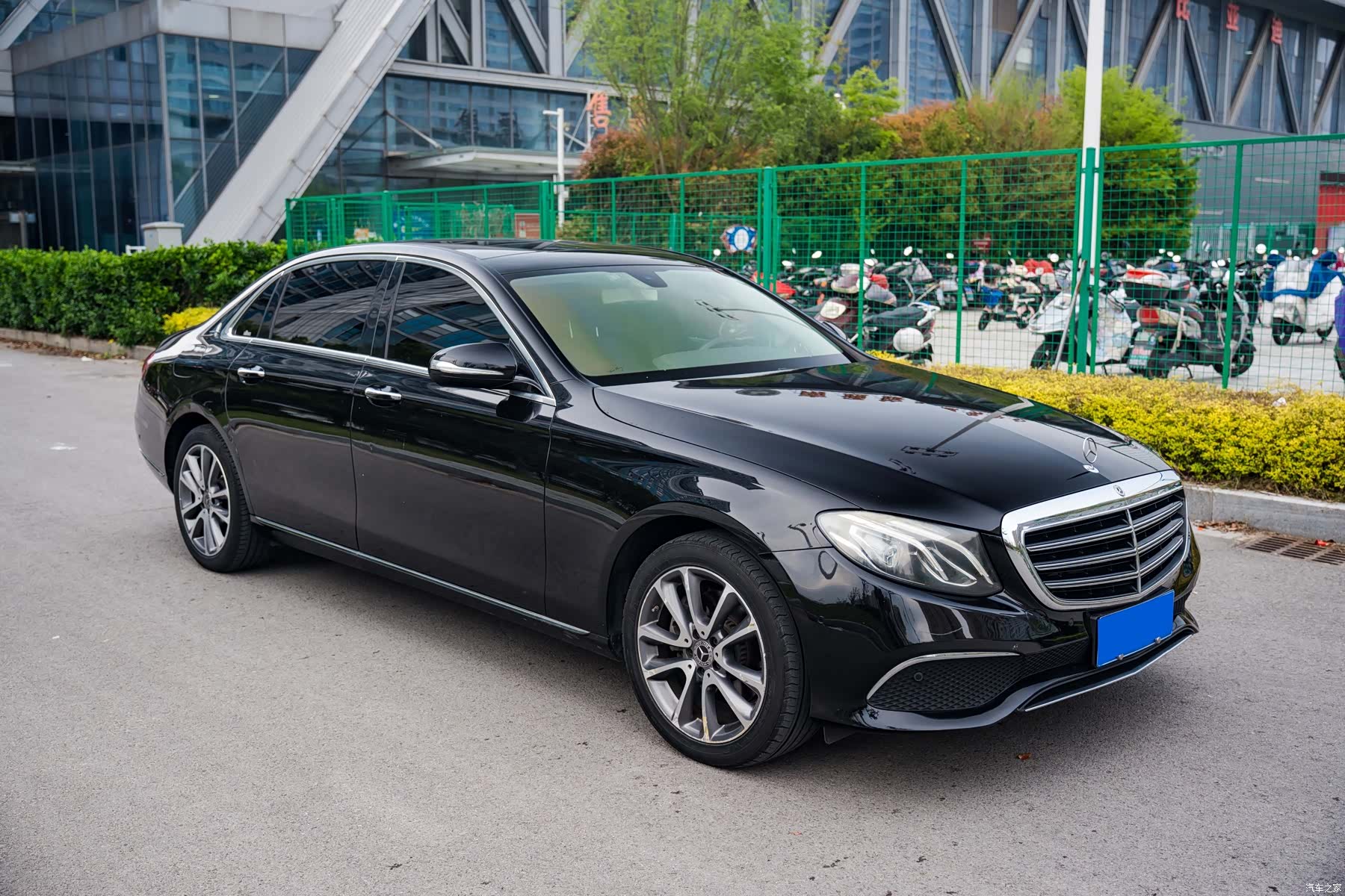 Mercedes-Benz E-Class, 2019 3