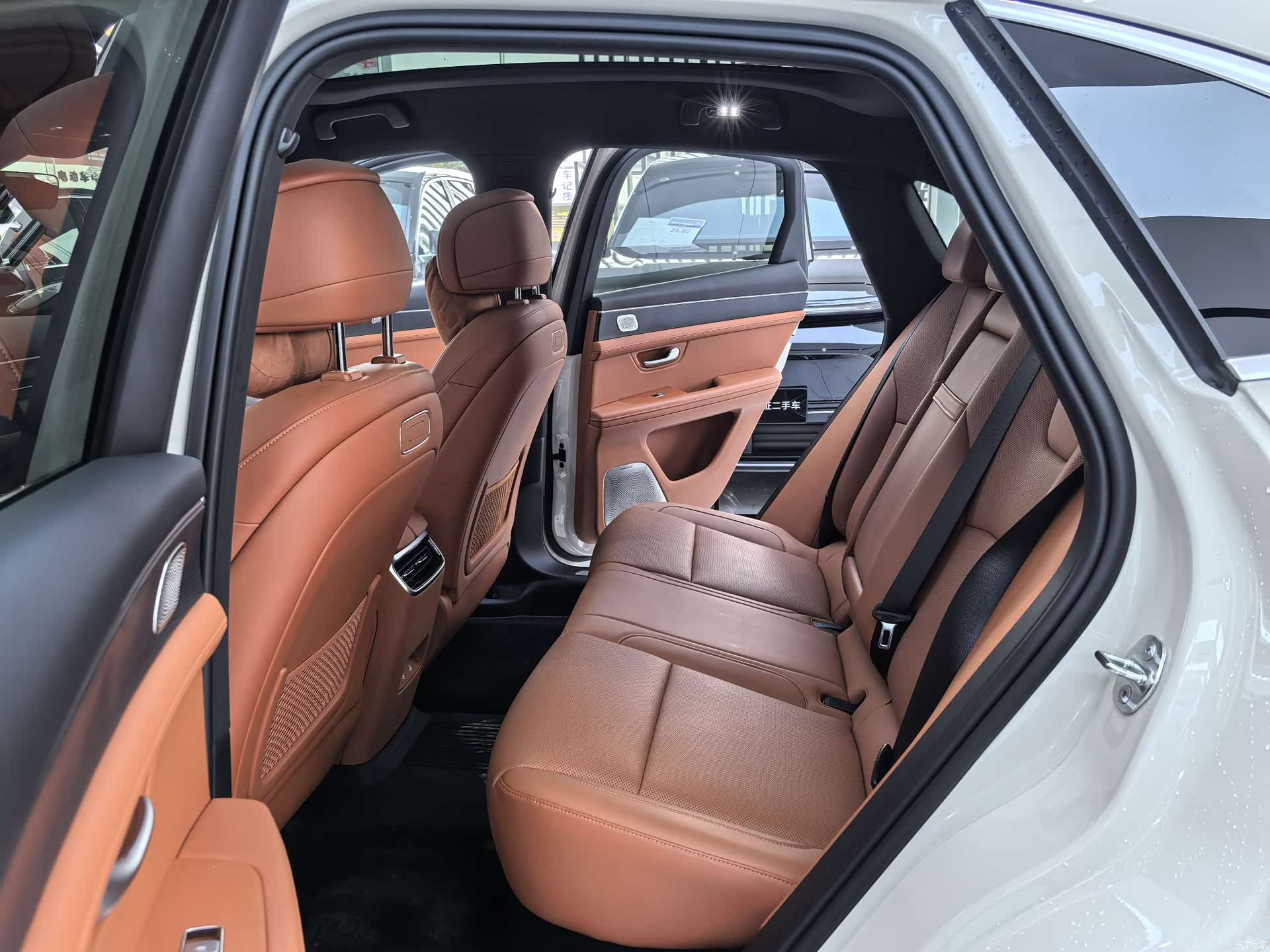 AITO M5, 2025 все фото