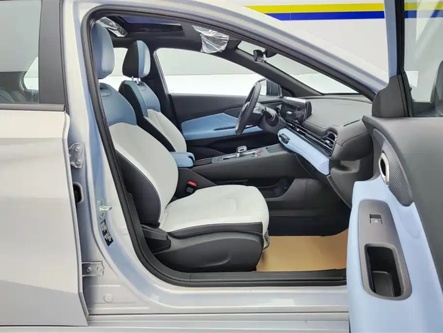 Trumpchi Shadow Leopard