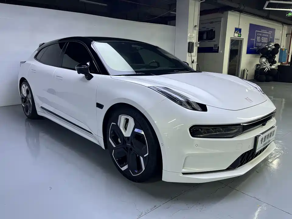 Zeekr 001
