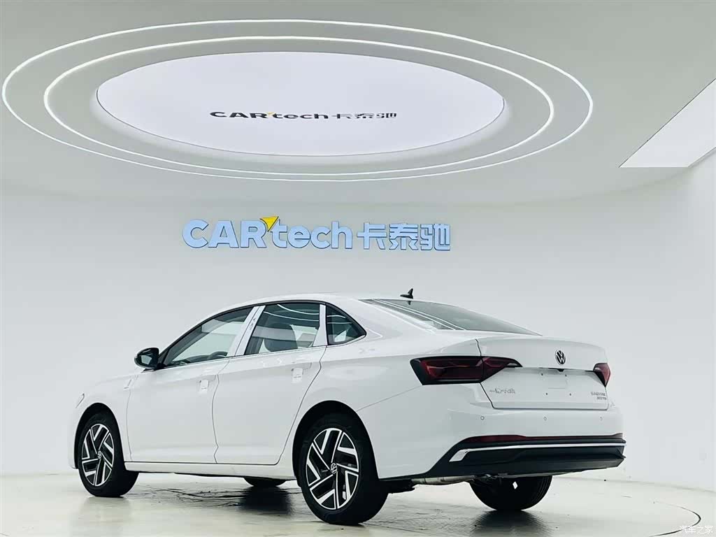Volkswagen Sagitar, 2026 7