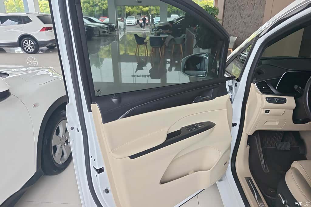 Buick GL8, 2022 7