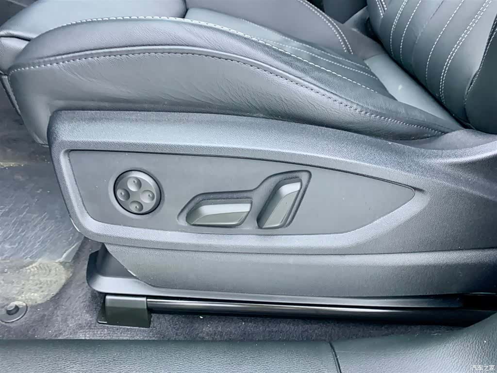 Audi Q5L, 2022 29
