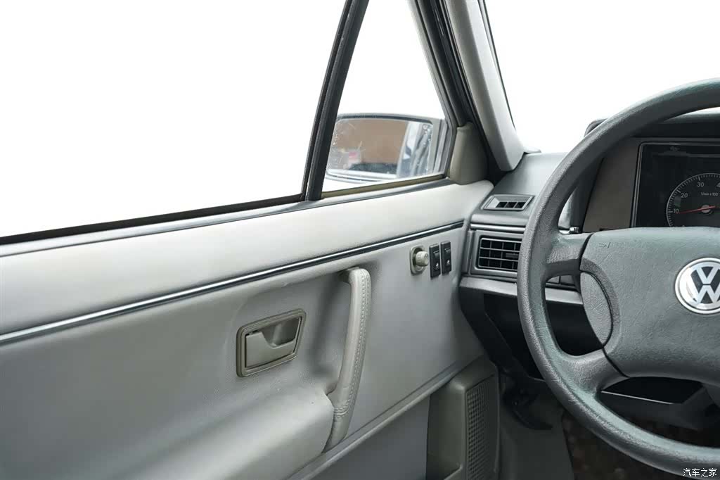 Volkswagen Santana, 2010 10