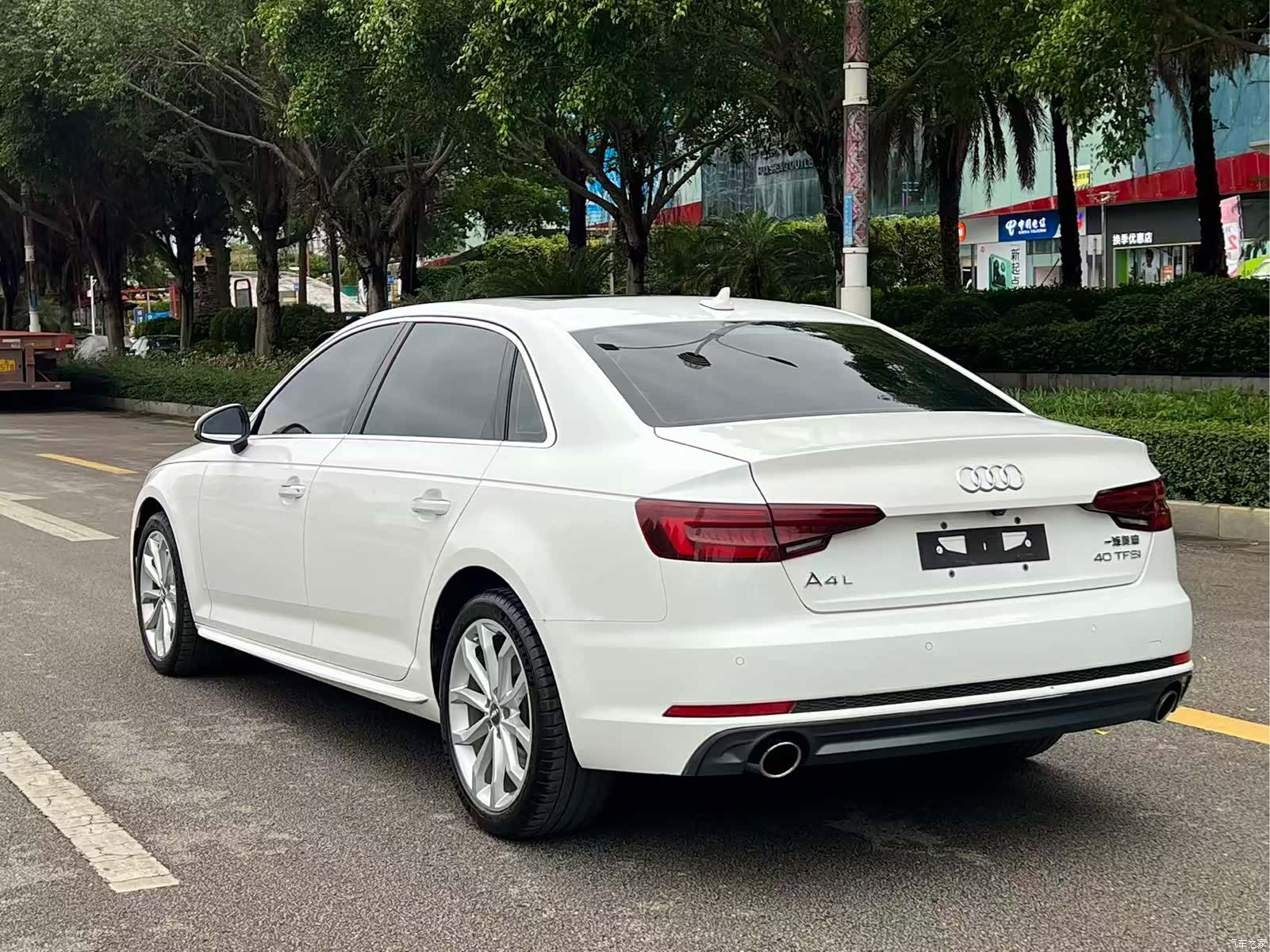 Audi A4L, 2018 9