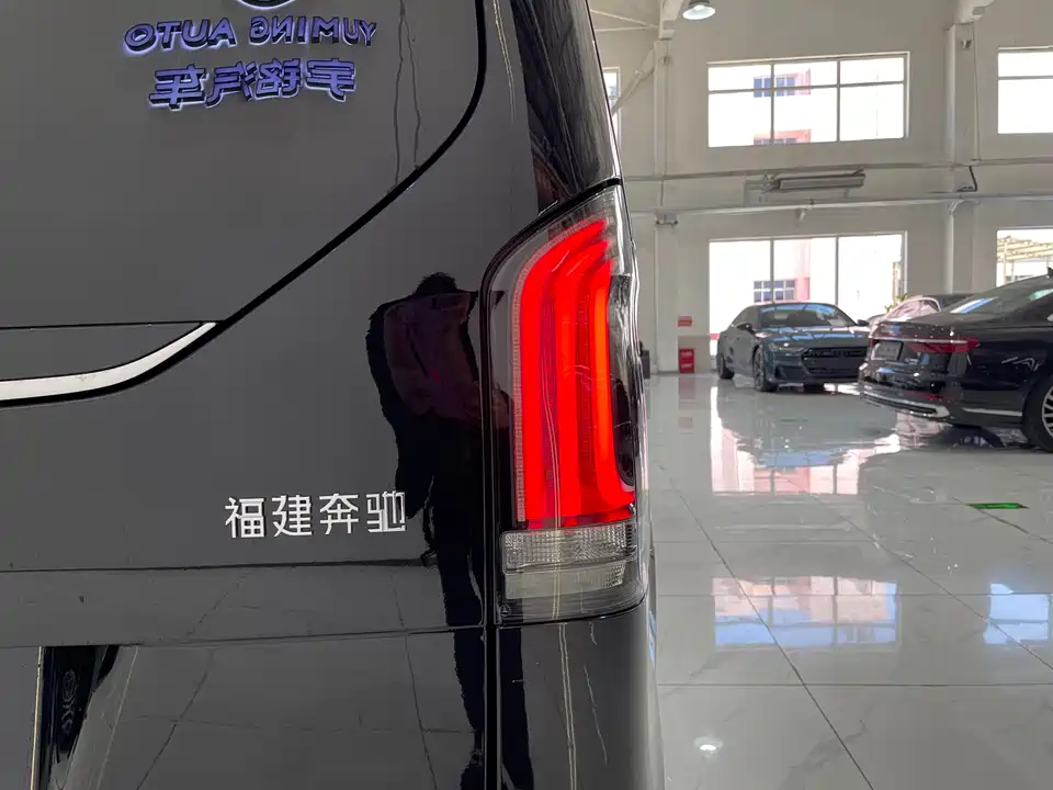 Mercedes-Benz V-class