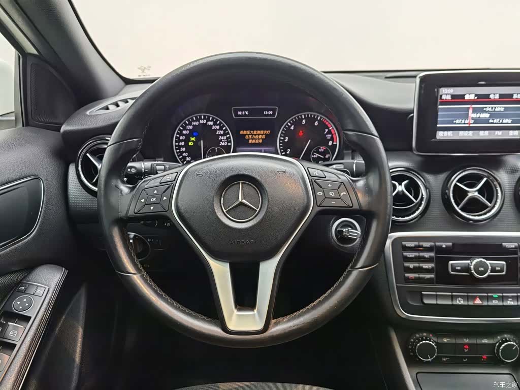 Mercedes-Benz A-Class, 2013 11