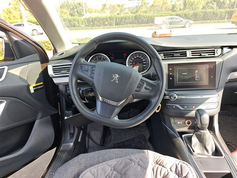 Peugeot 408