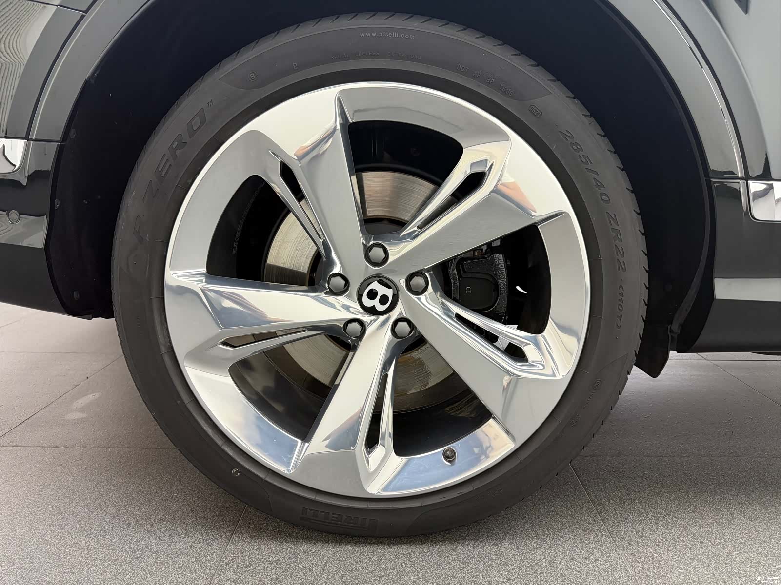 Bentley Bentayga, 2021 19