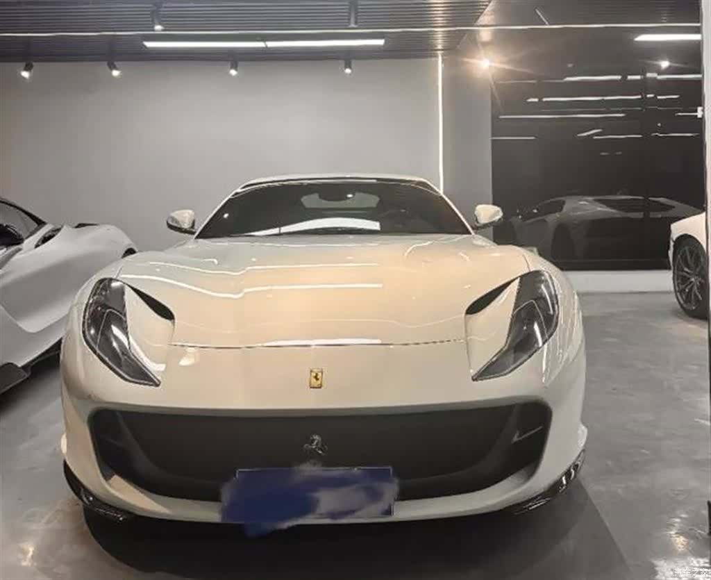 Ferrari 812