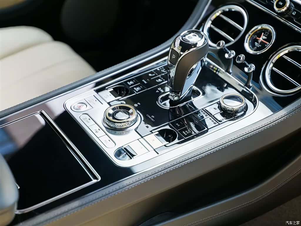 Bentley Continental GT, 2023 все фото