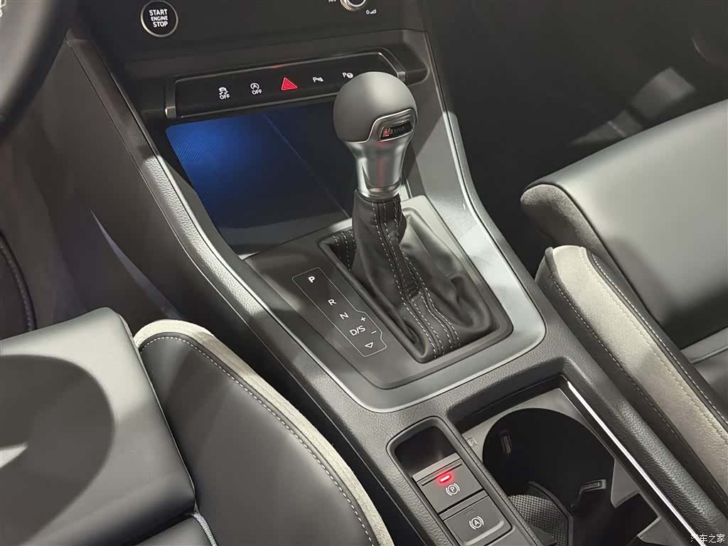 Audi Q3, 2024 17