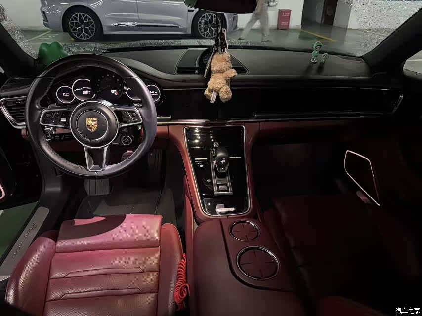 Porsche Panamera, 2018 2