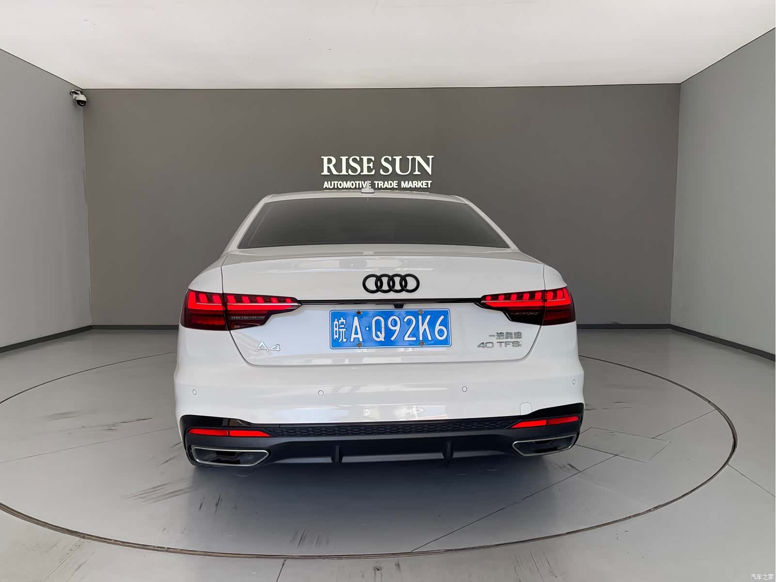 Audi A4L, 2022 все фото
