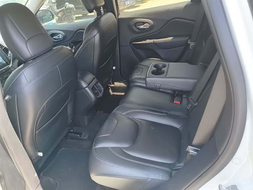 Jeep Cherokee, 2017 17
