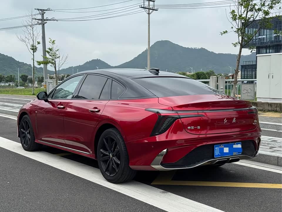Hongqi H6