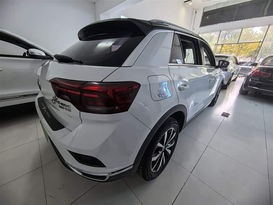 Volkswagen T-ROC exploring Songs