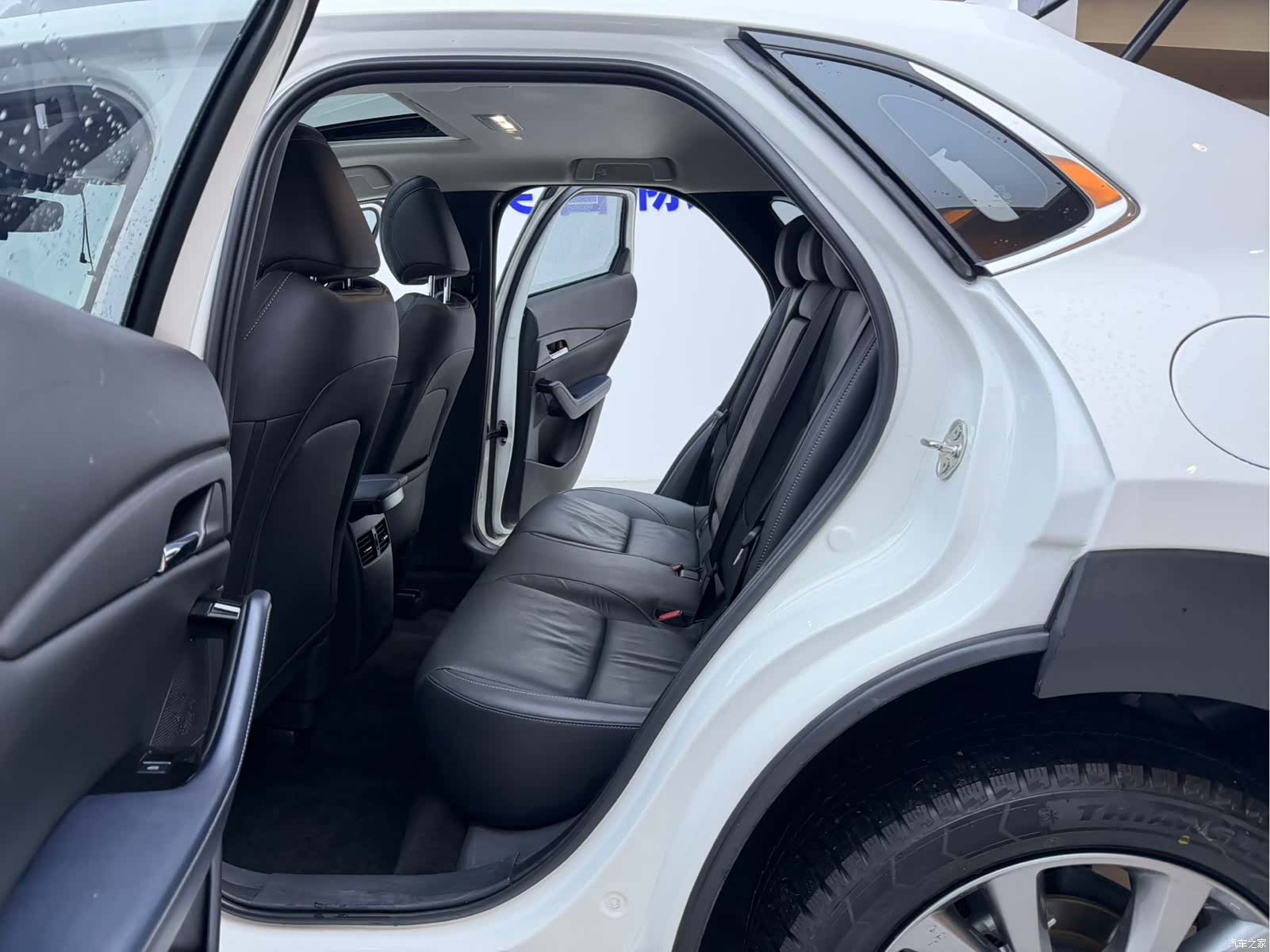 Mazda CX-30, 2023 17