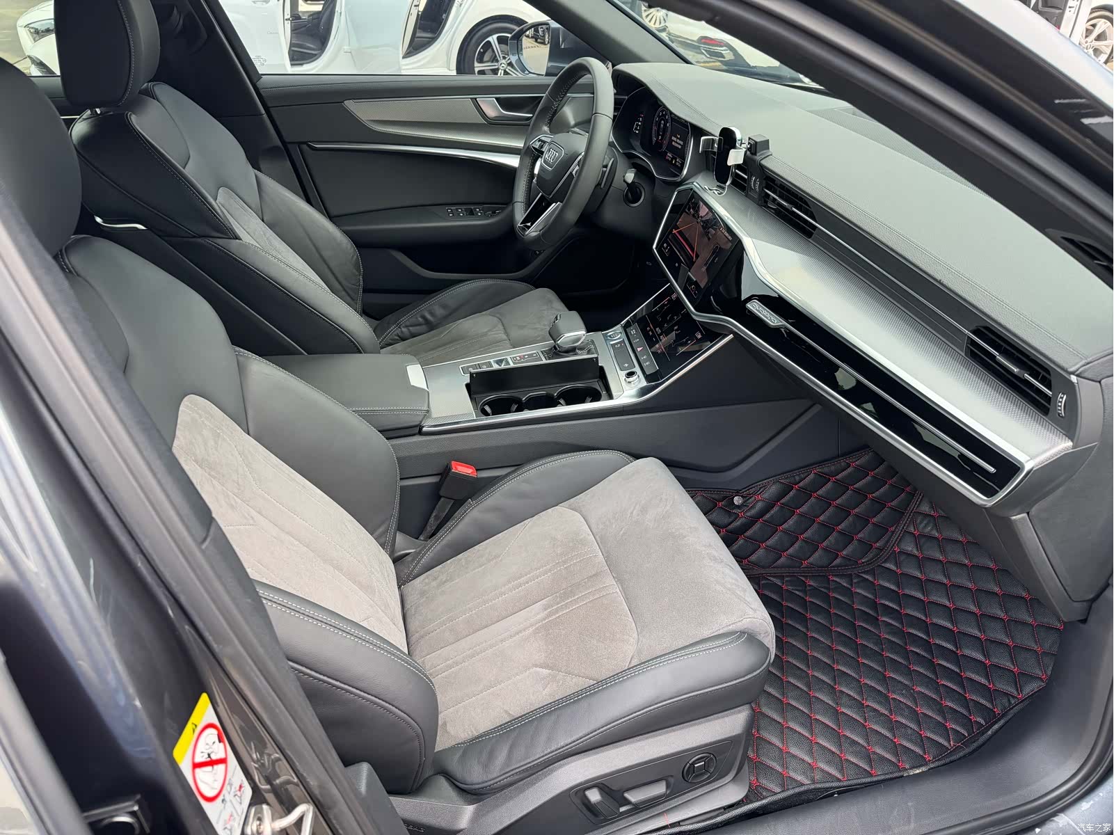 Audi A6L, 2020 все фото