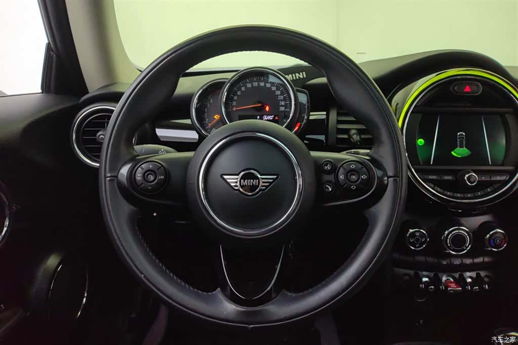 Mini ONE, 2019 15
