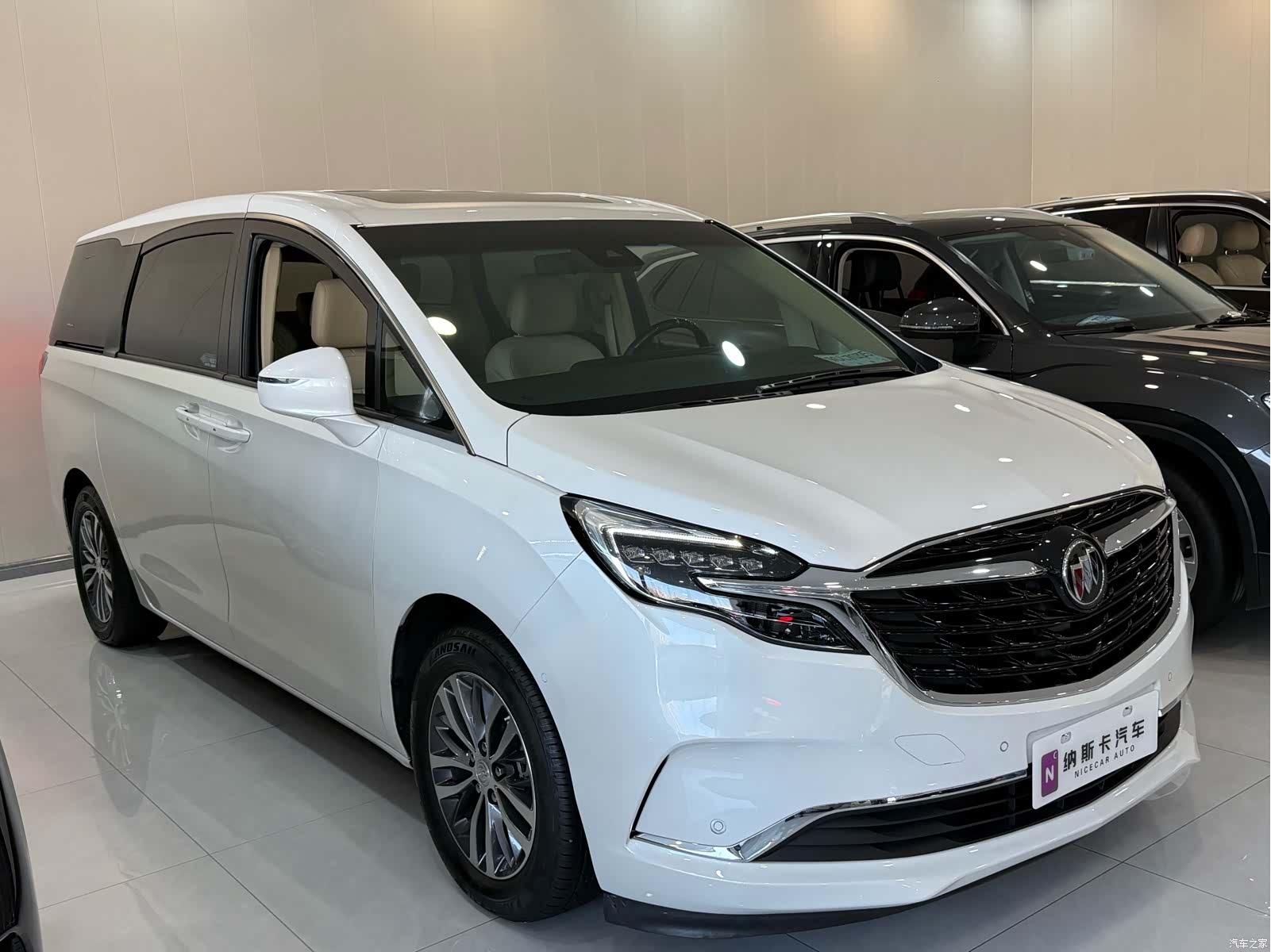 Buick GL8, 2022 3