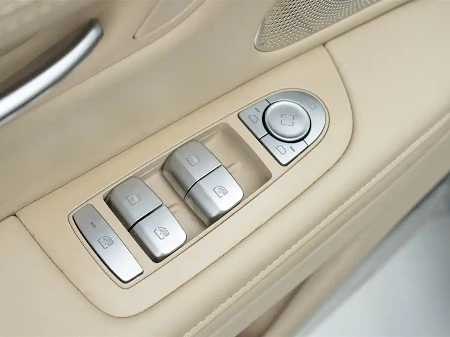 AITO Ask the world M7