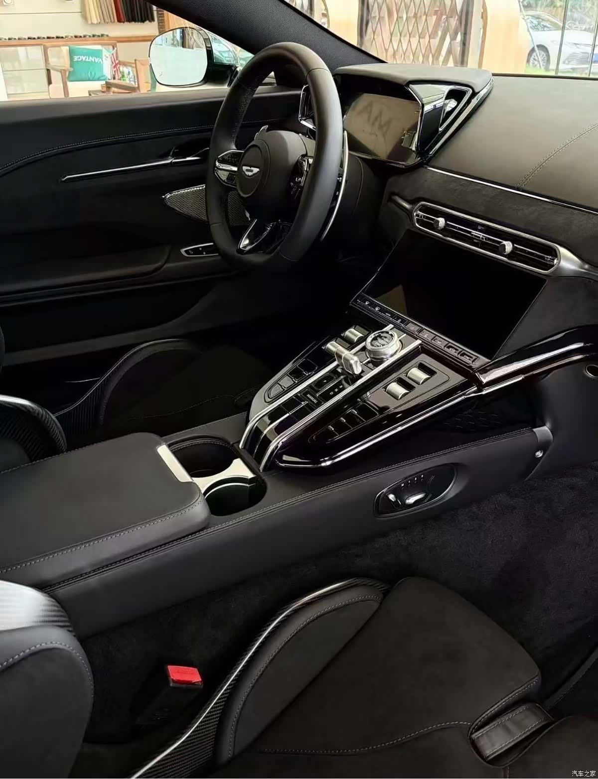 Aston Martin Vantage, 2025 13