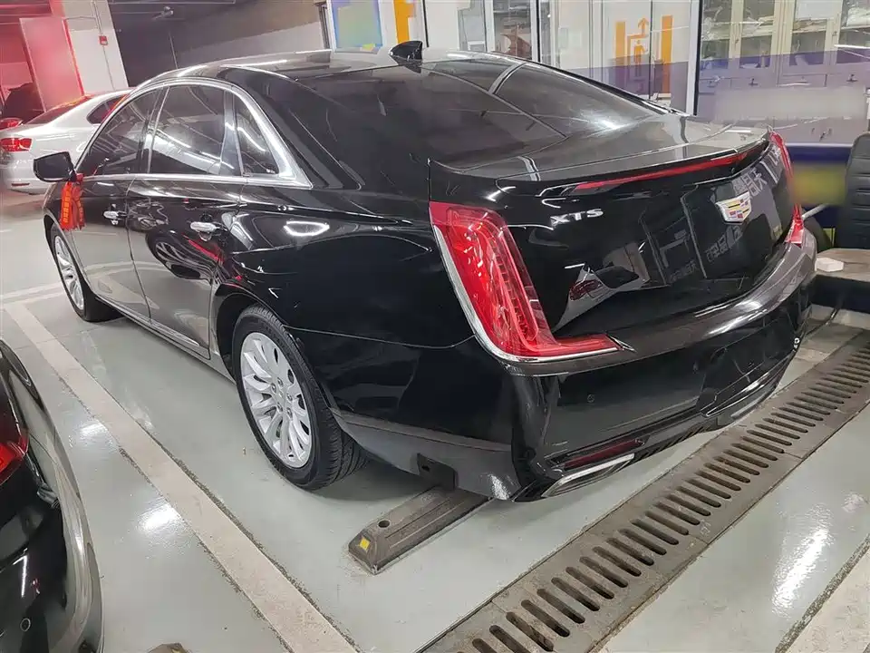 Cadillac XTS