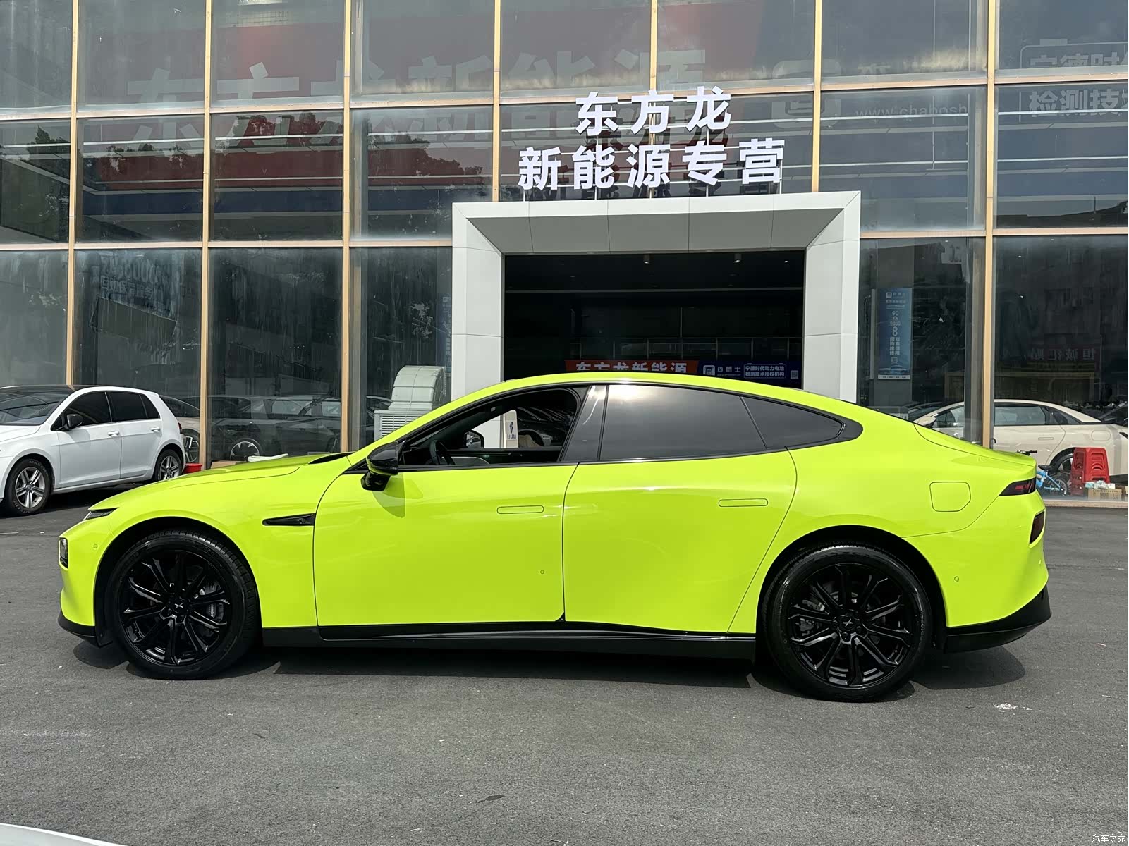 Xpeng P7, 2022 14