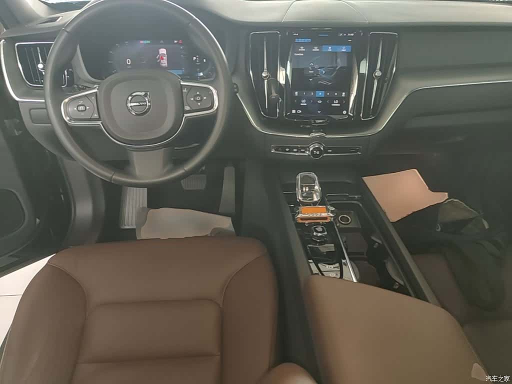 Volvo XC60, 2023 10