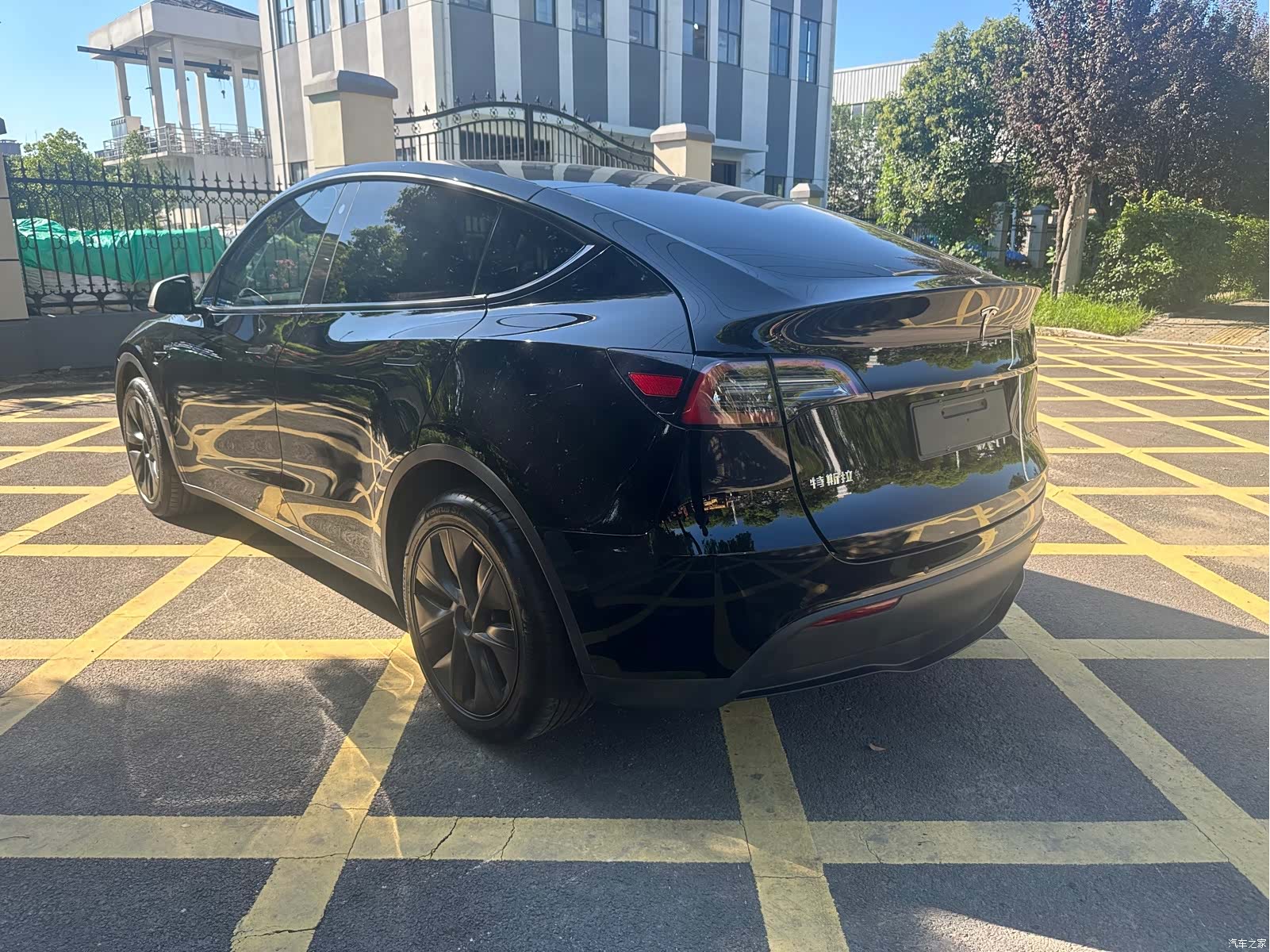 Tesla Model Y, 2024 все фото