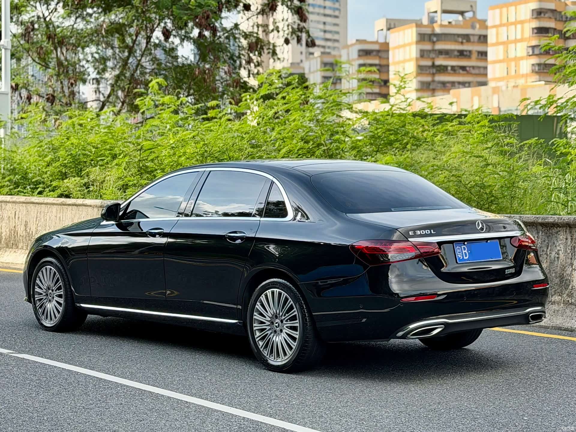 Mercedes-Benz E-Class, 2022 14