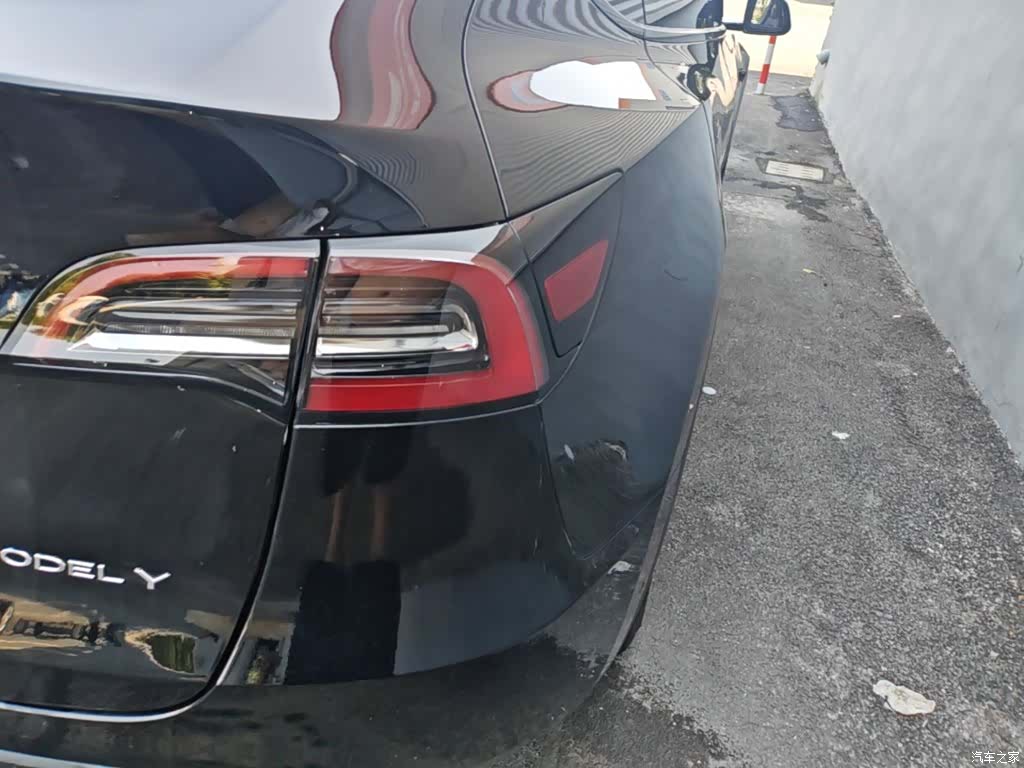 Tesla Model Y, 2023 8